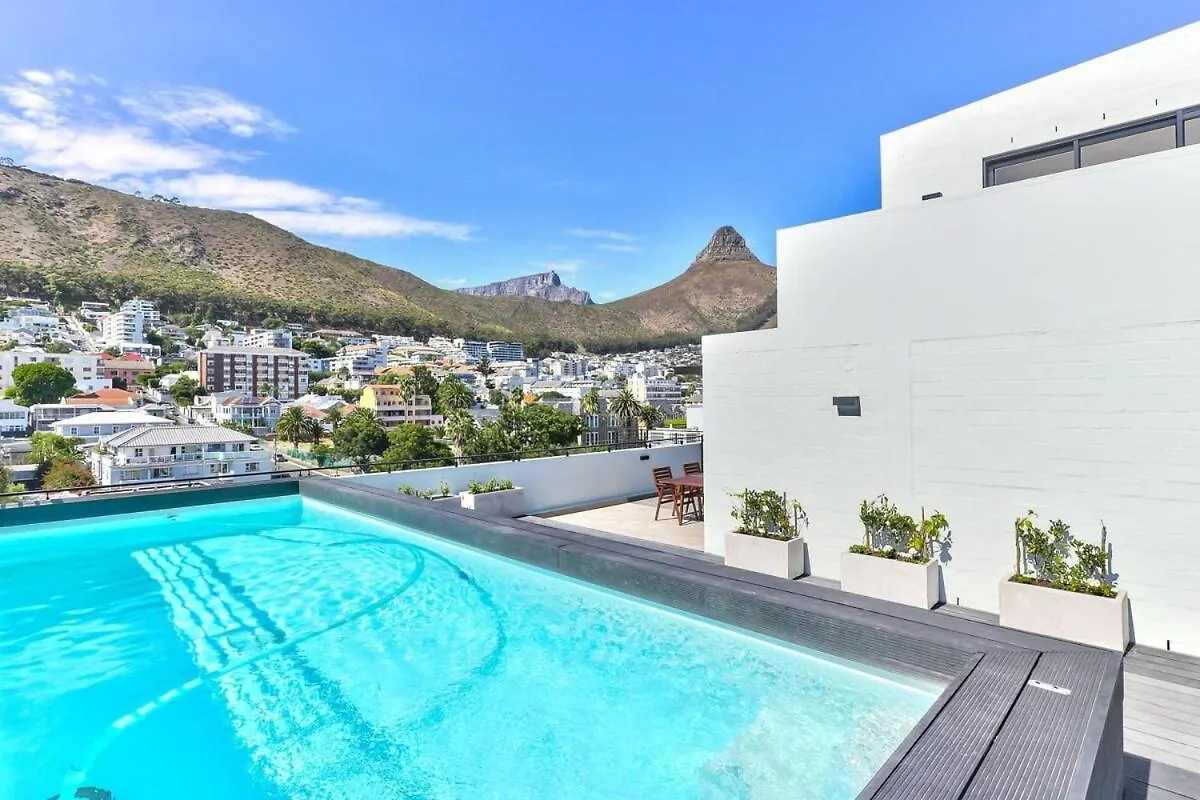 Secure, Central, Fast Wifi, Perfect Family Retreat Cape Town Apartment